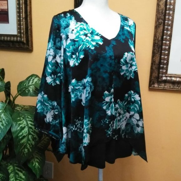 AGB Floral Blouse With Black Tank Cami - Picture 6 of 9